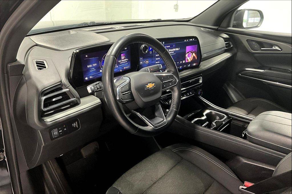 used 2024 Chevrolet Traverse car, priced at $36,000