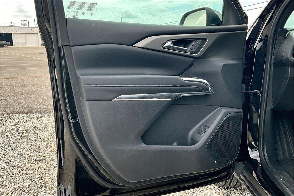 used 2024 Chevrolet Traverse car, priced at $36,000