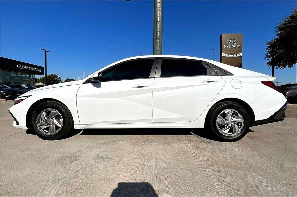 new 2025 Hyundai Elantra car, priced at $23,927