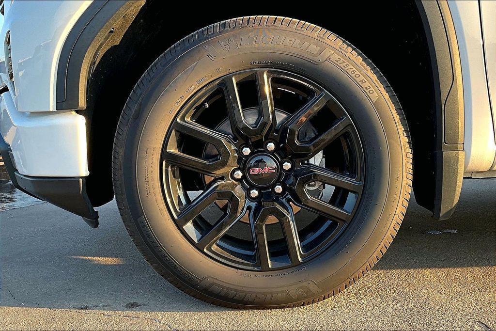 used 2024 GMC Sierra 1500 car, priced at $41,000
