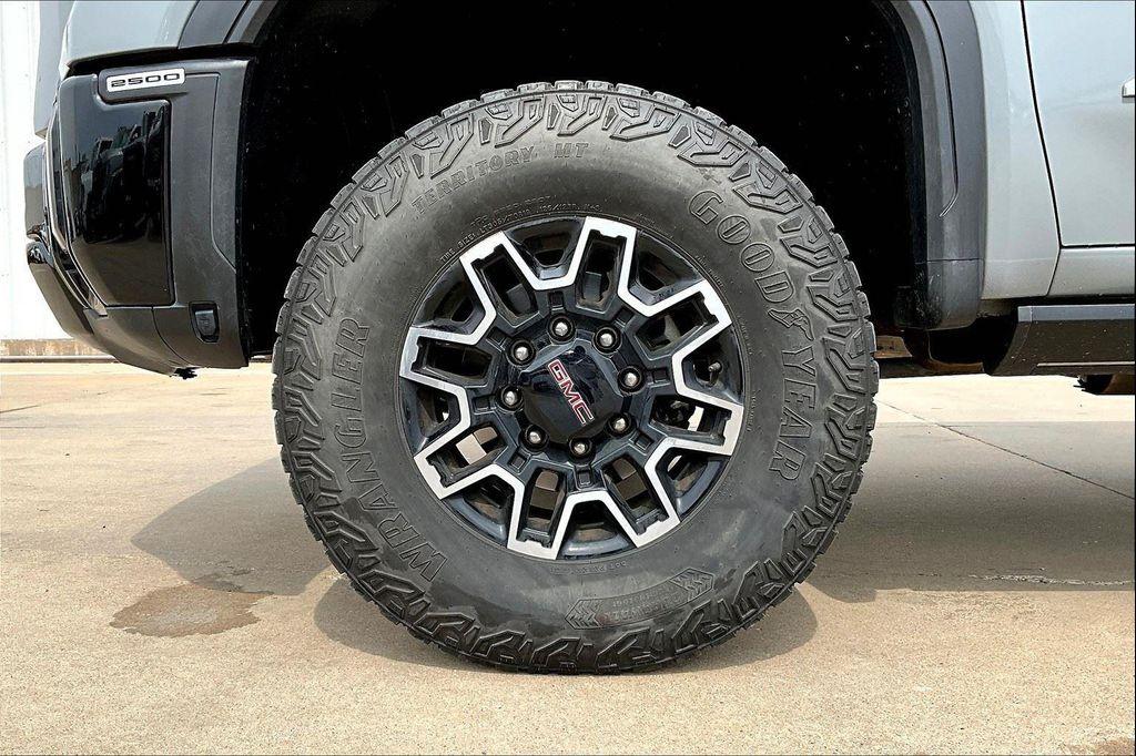 used 2024 GMC Sierra 2500 car, priced at $79,000