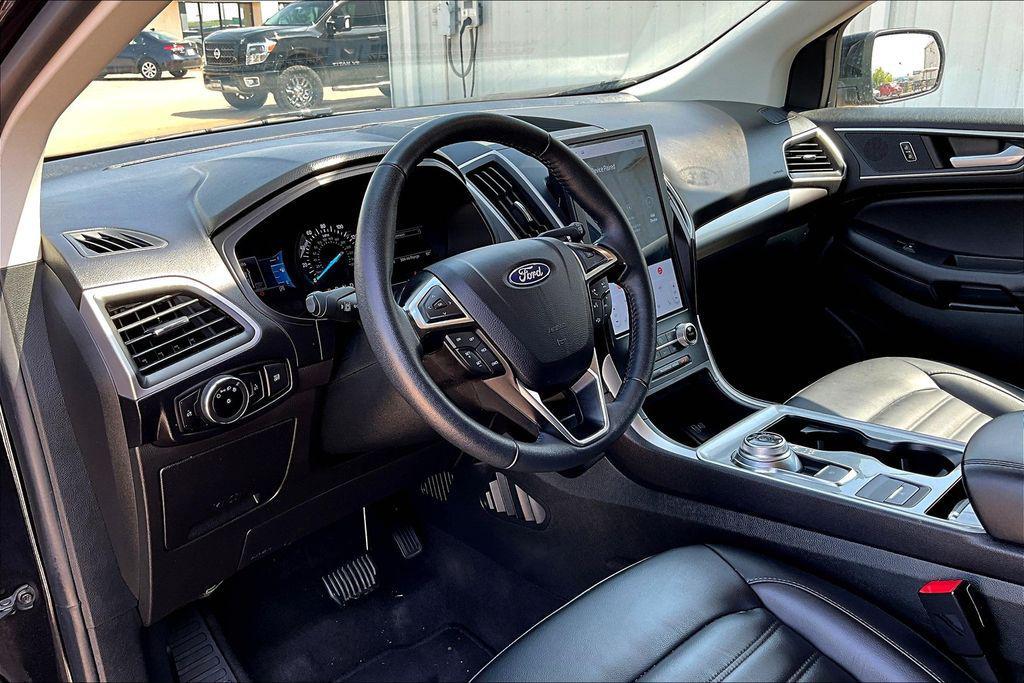 used 2024 Ford Edge car, priced at $24,900