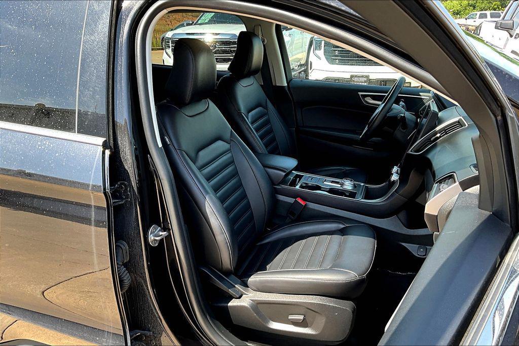 used 2024 Ford Edge car, priced at $24,900