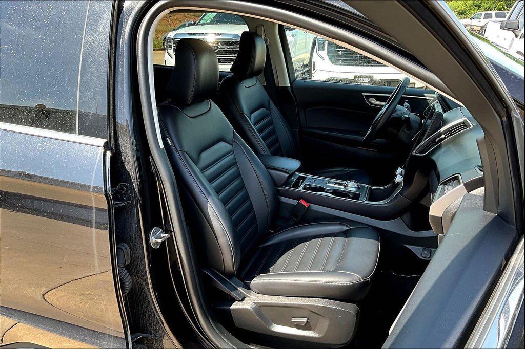 used 2024 Ford Edge car, priced at $24,900