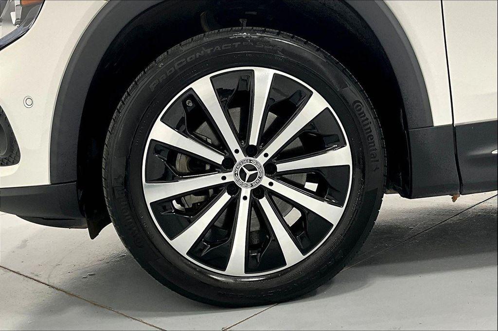 used 2022 Mercedes-Benz GLB 250 car, priced at $29,000