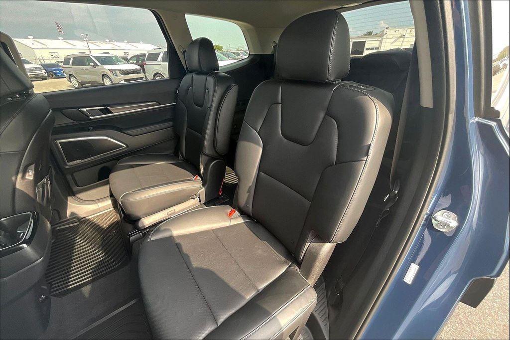 new 2025 Kia Telluride car, priced at $39,130