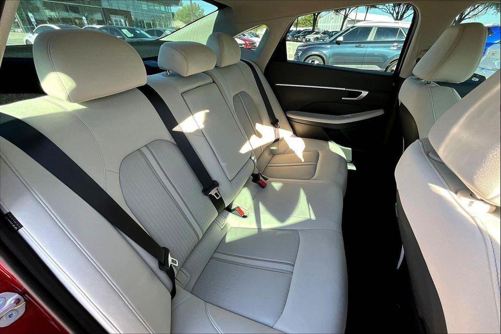 new 2025 Hyundai Sonata Hybrid car, priced at $32,495