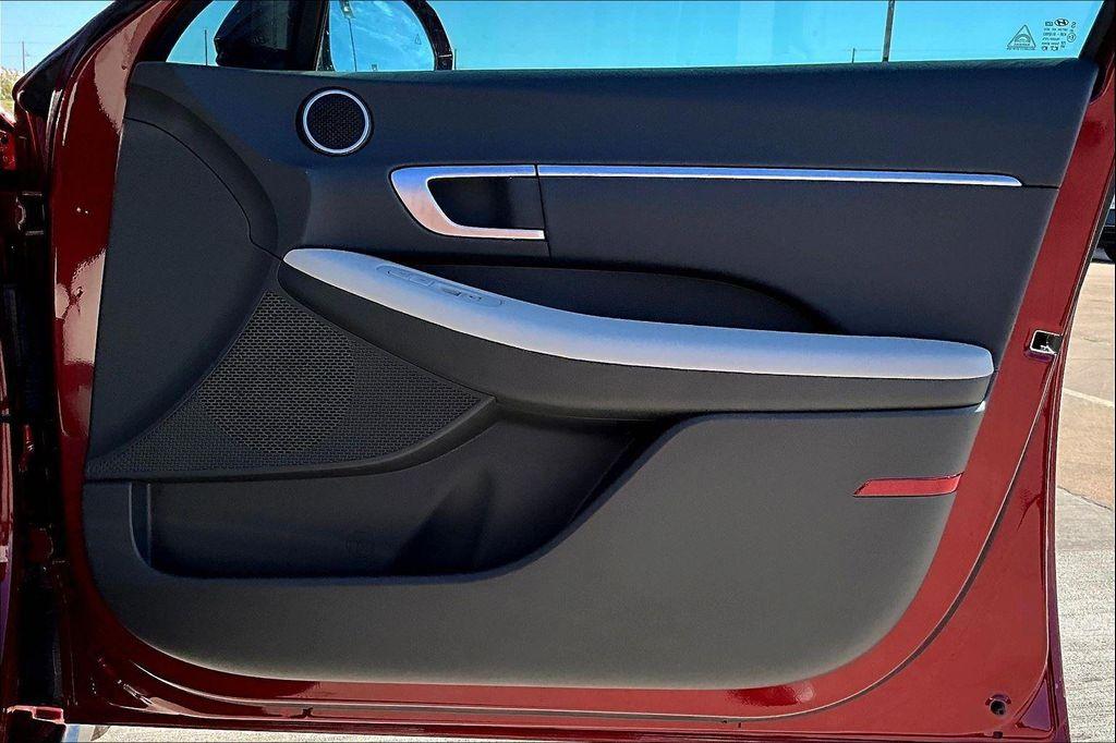 new 2025 Hyundai Sonata Hybrid car, priced at $32,495