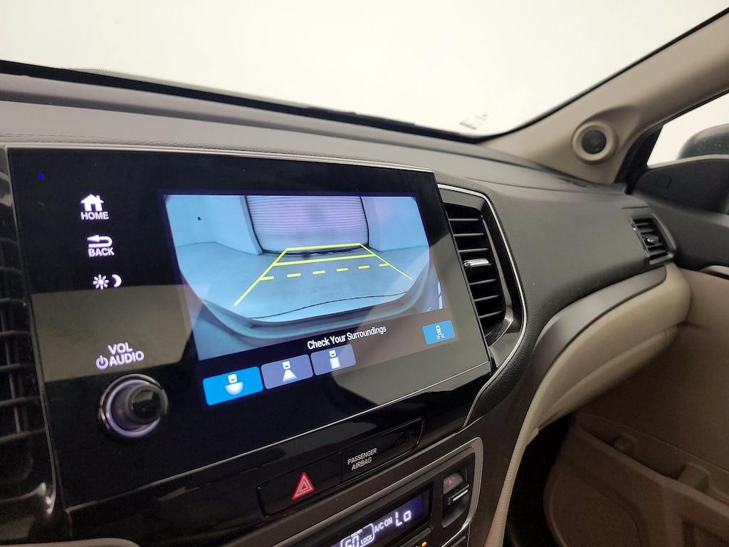 used 2022 Honda Pilot car, priced at $32,998