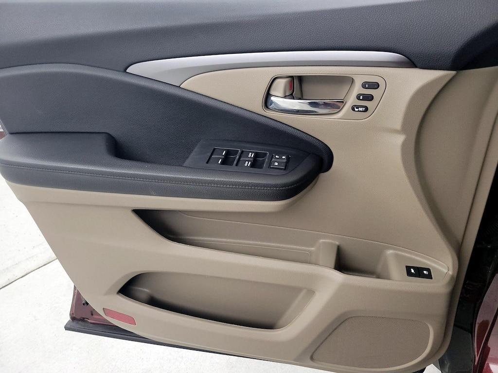 used 2022 Honda Pilot car, priced at $32,998