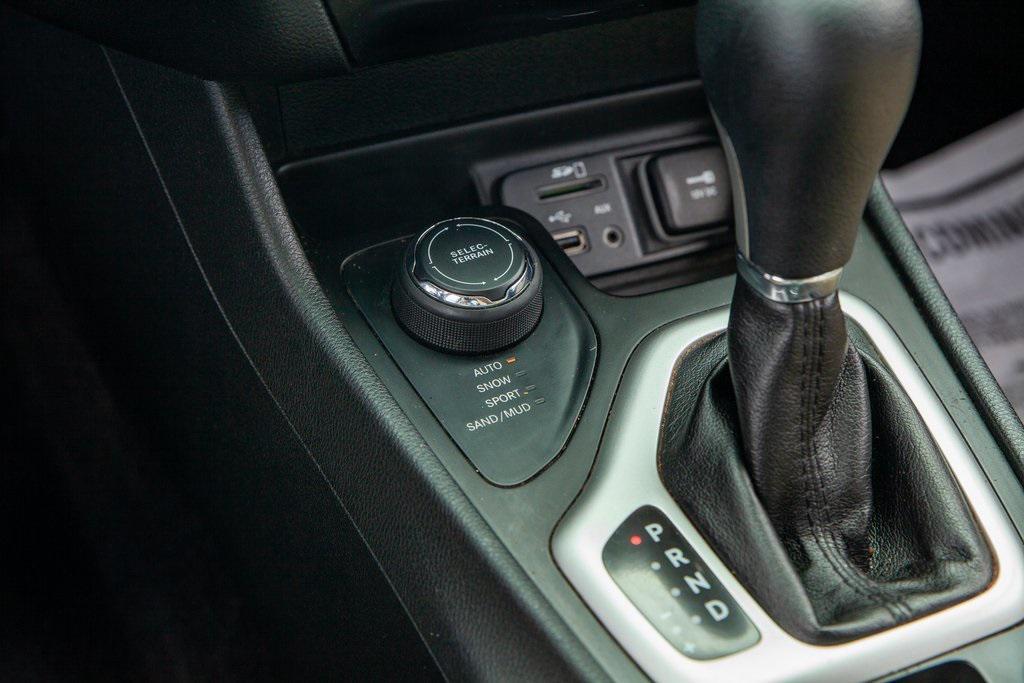used 2016 Jeep Cherokee car, priced at $13,950