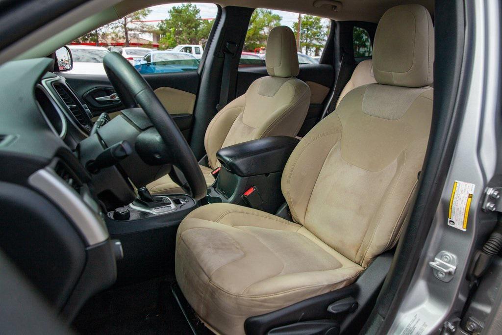 used 2016 Jeep Cherokee car, priced at $13,950