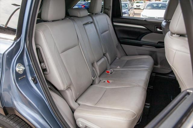 used 2014 Toyota Highlander car, priced at $19,950