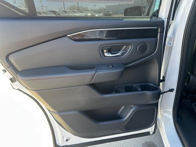 new 2025 Honda Pilot car, priced at $56,485