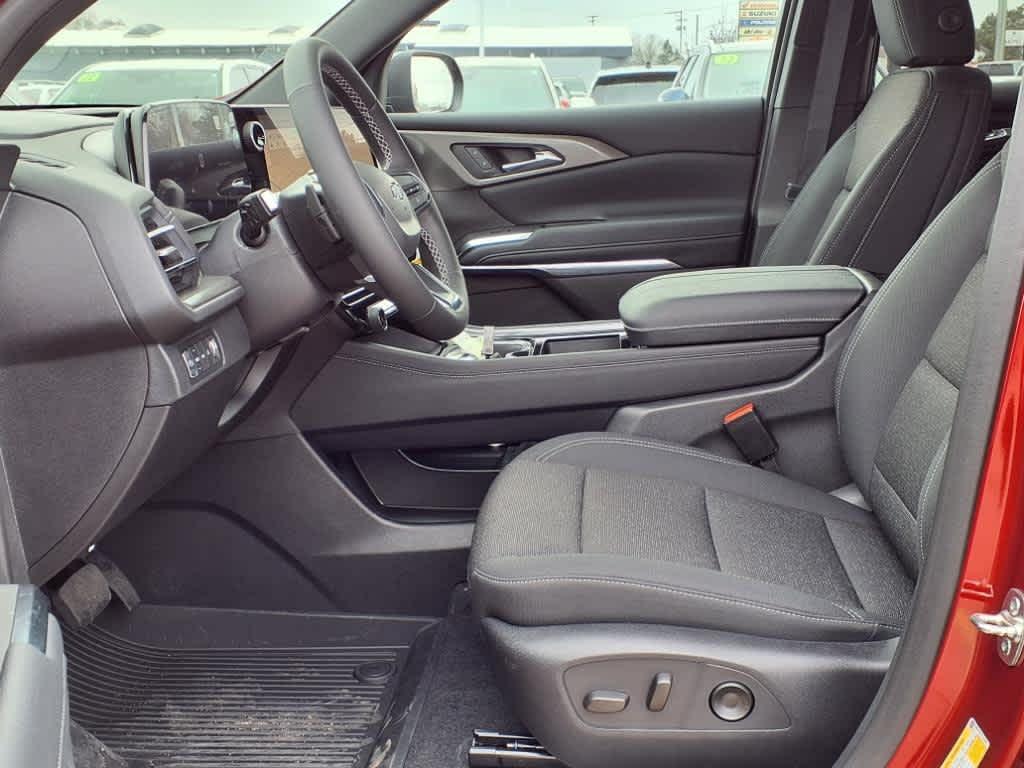 new 2025 Chevrolet Traverse car, priced at $43,536
