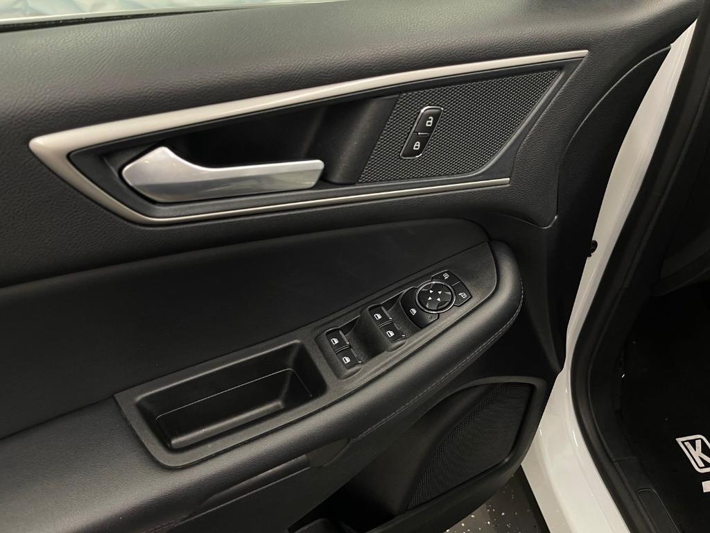 used 2024 Ford Edge car, priced at $25,000