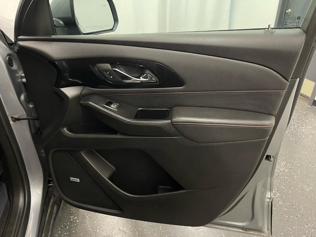 used 2023 Chevrolet Traverse car, priced at $35,500