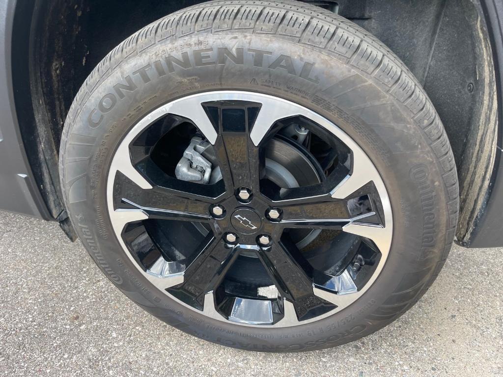 used 2025 Chevrolet Equinox car, priced at $30,000