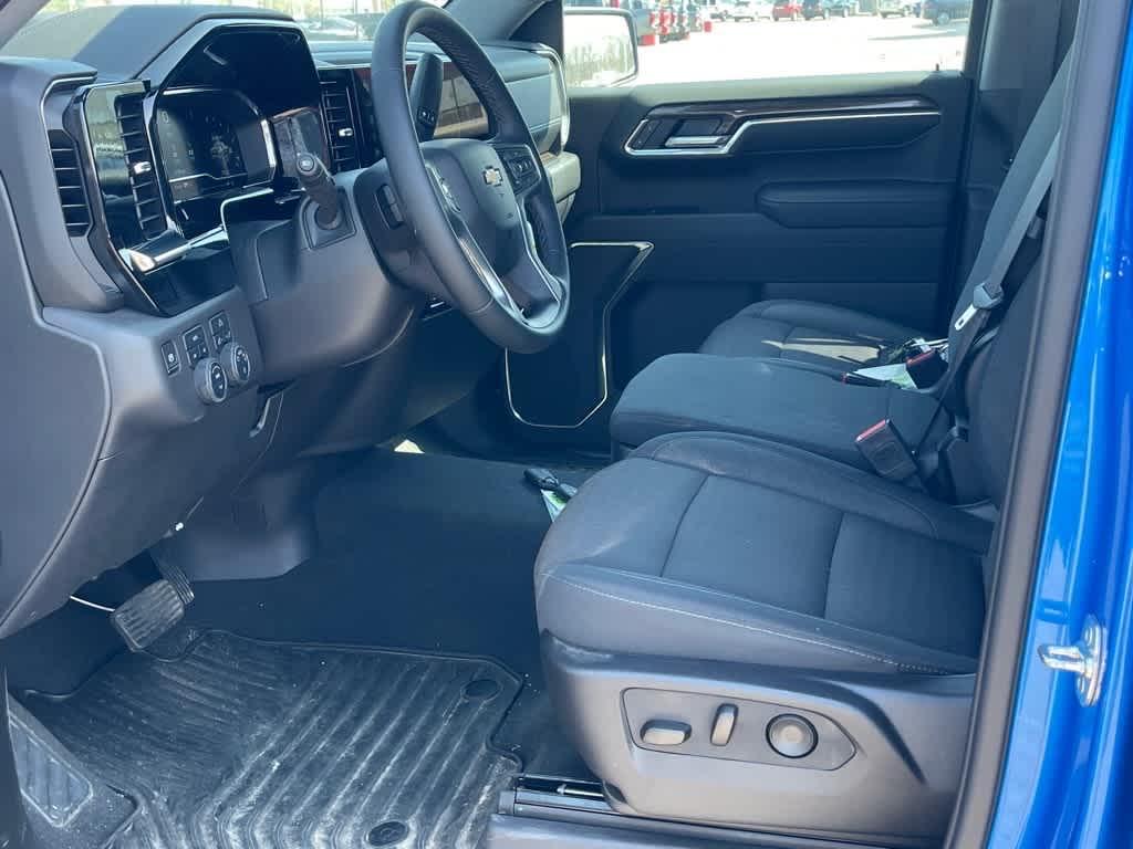 new 2025 Chevrolet Silverado 1500 car, priced at $43,456
