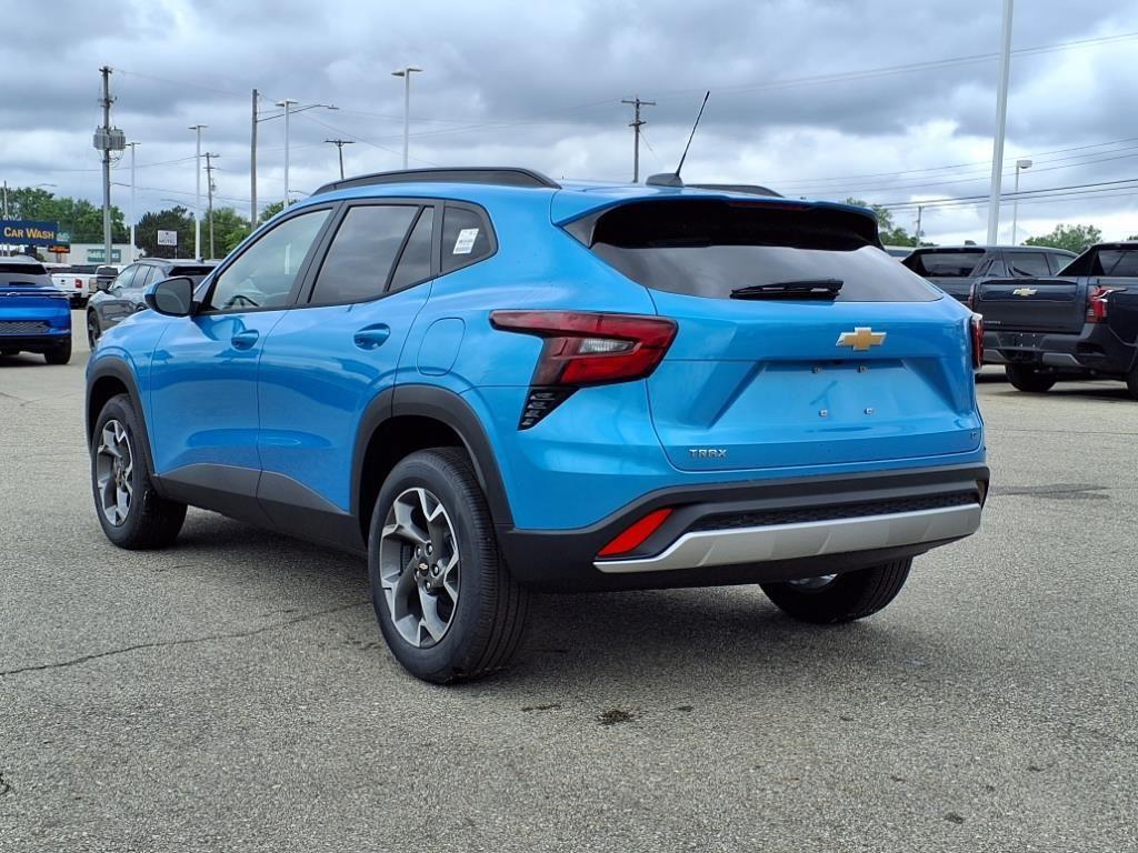 new 2025 Chevrolet Trax car, priced at $23,354