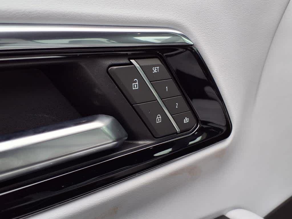 new 2025 Chevrolet Suburban car, priced at $81,095
