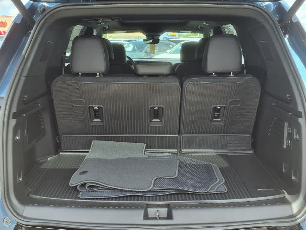 new 2026 Chevrolet Traverse car, priced at $56,429