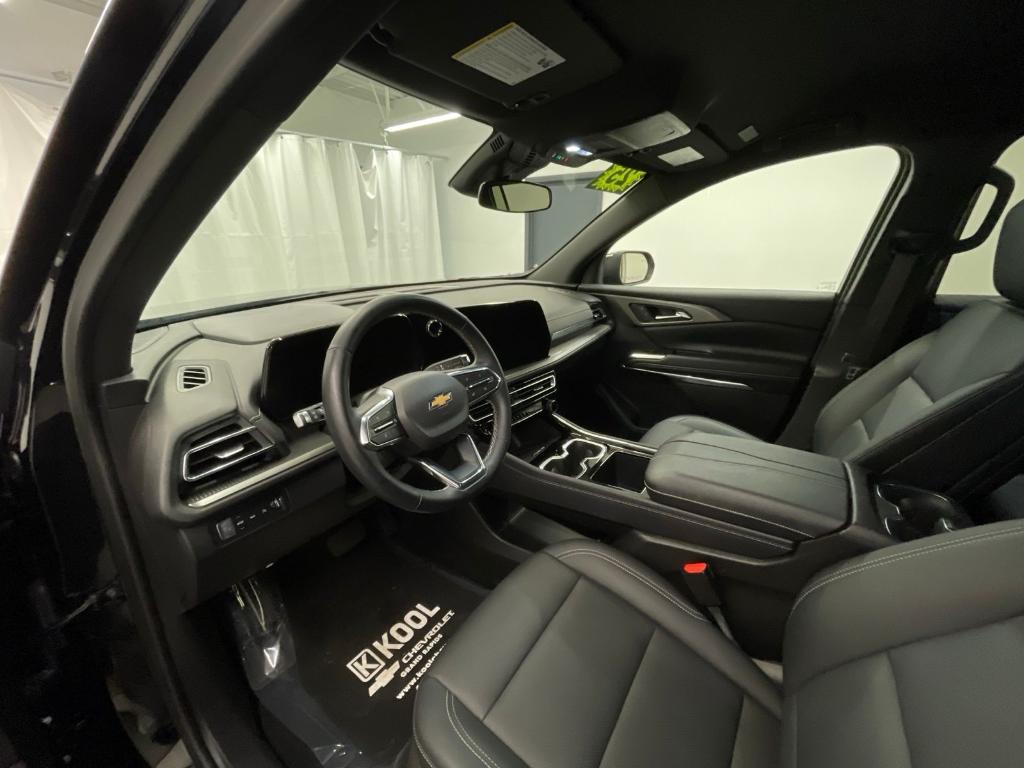 used 2025 Chevrolet Traverse car, priced at $41,000