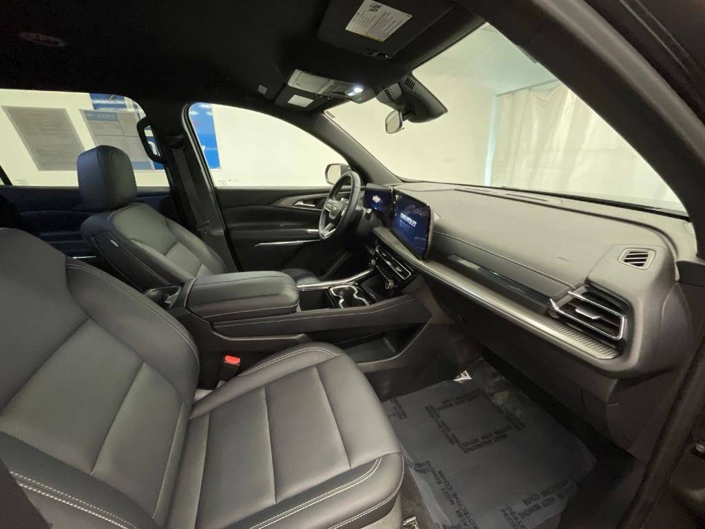 used 2025 Chevrolet Traverse car, priced at $41,000