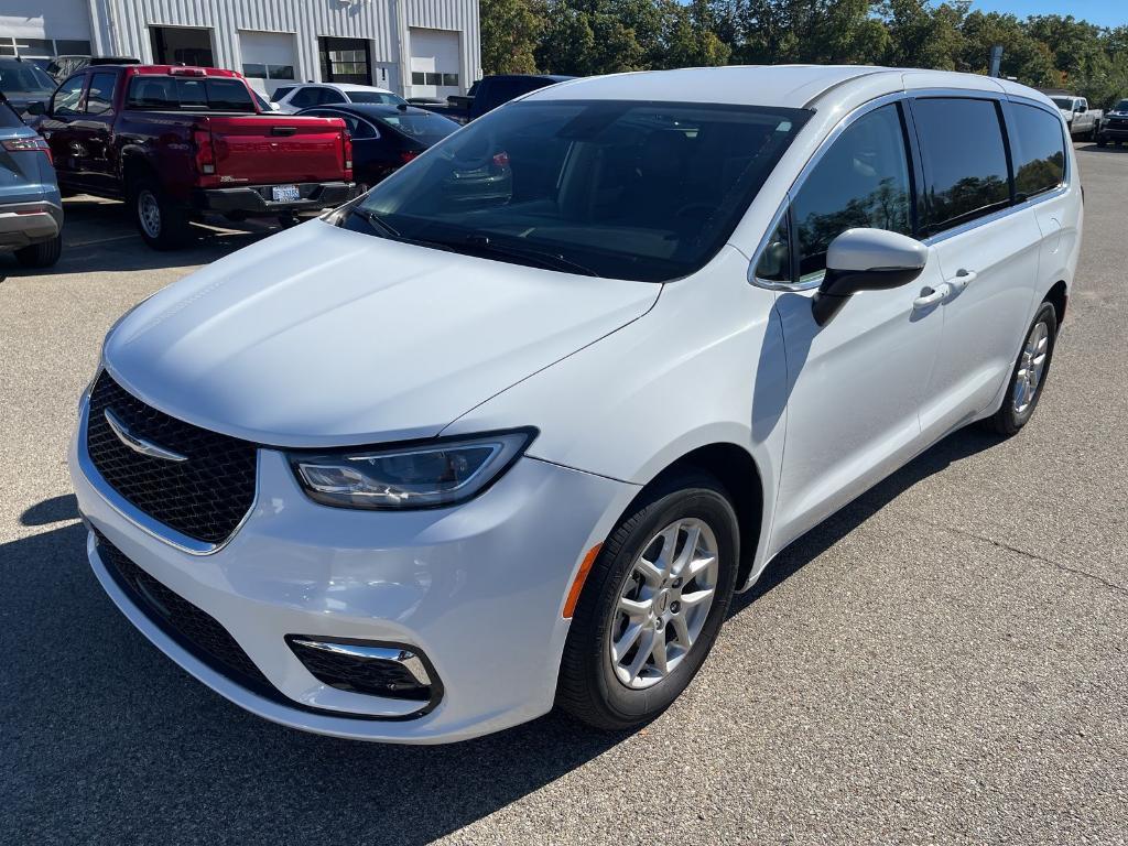 used 2023 Chrysler Pacifica car, priced at $26,500
