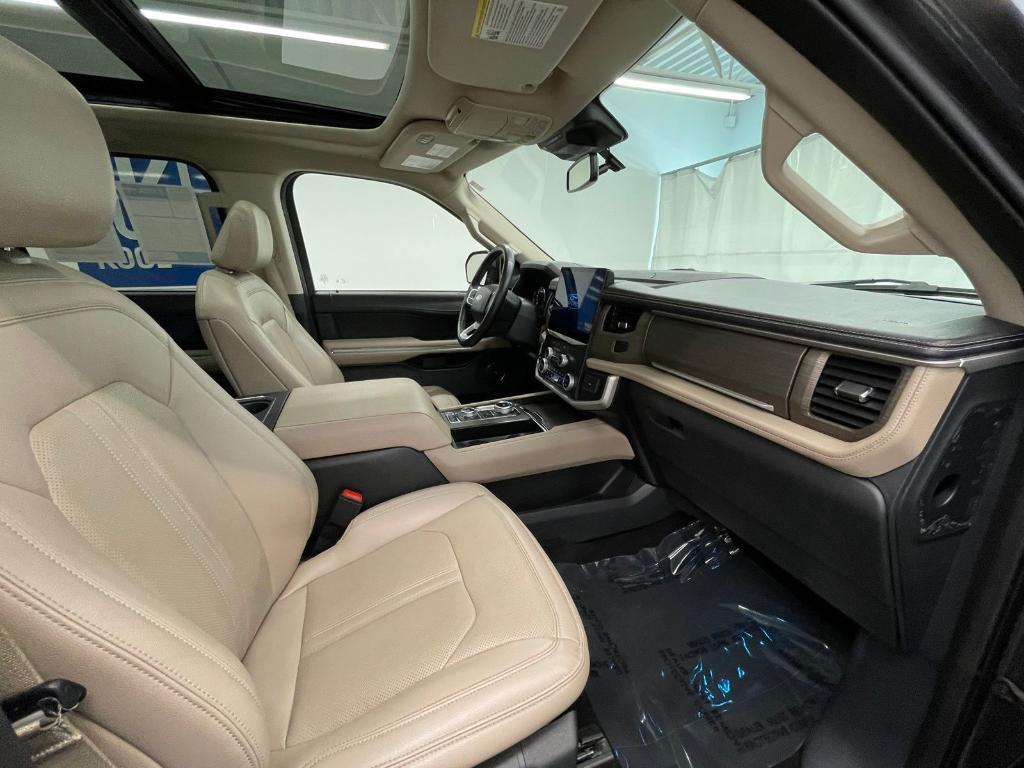 used 2024 Ford Expedition car, priced at $51,500