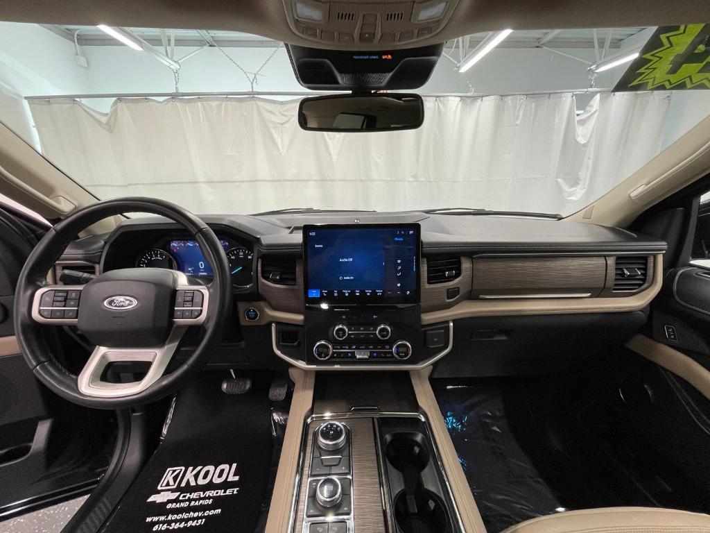 used 2024 Ford Expedition car, priced at $51,500