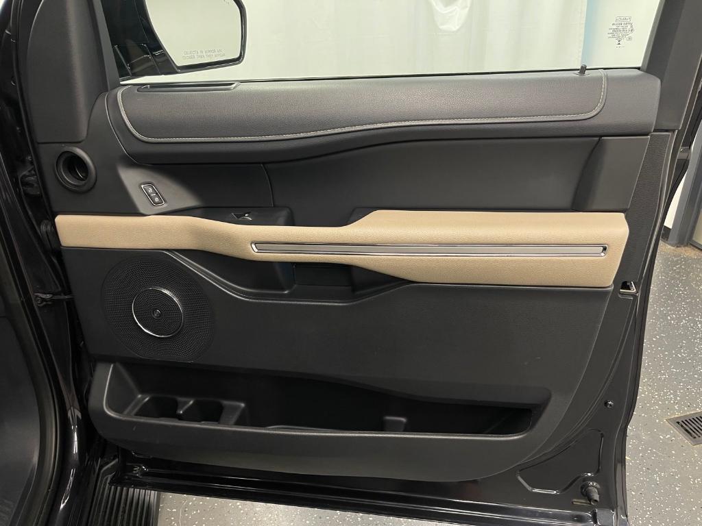 used 2024 Ford Expedition car, priced at $51,500