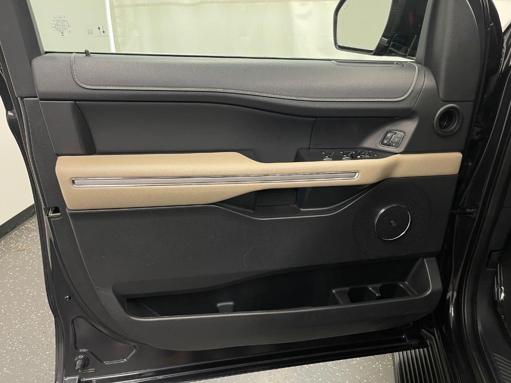 used 2024 Ford Expedition car, priced at $51,500