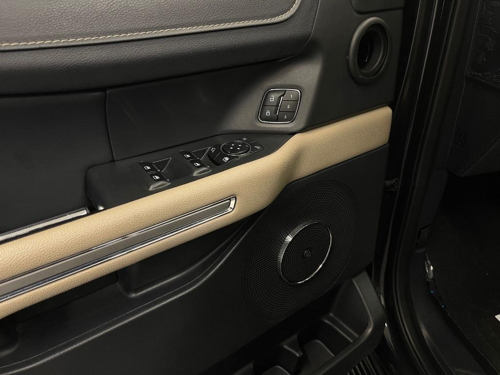 used 2024 Ford Expedition car, priced at $51,500