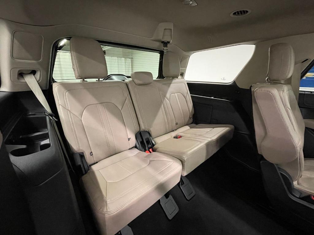 used 2024 Ford Expedition car, priced at $51,500