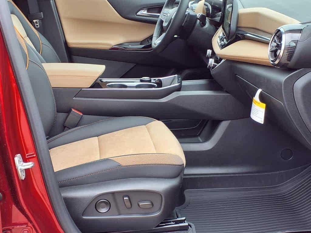 new 2025 Chevrolet Equinox car, priced at $40,620