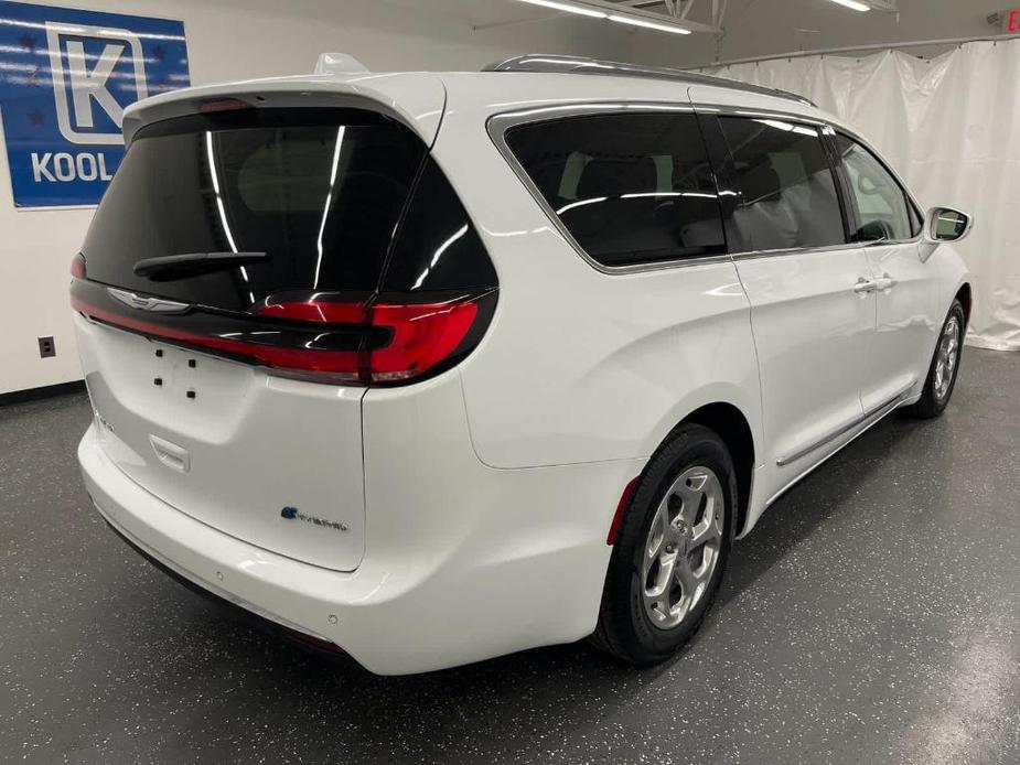 used 2021 Chrysler Pacifica Hybrid car, priced at $30,500