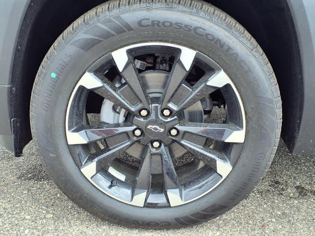 new 2025 Chevrolet Equinox car, priced at $37,680
