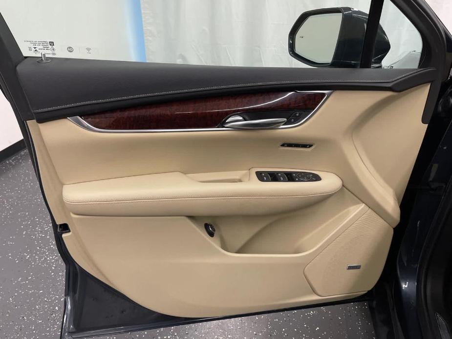 used 2019 Cadillac XT5 car, priced at $21,000