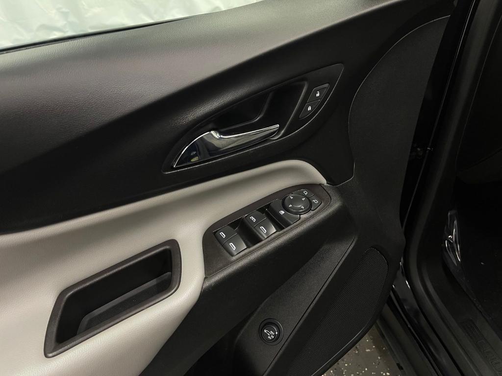 used 2021 Chevrolet Equinox car, priced at $17,000