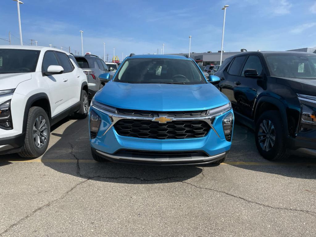 new 2025 Chevrolet Trax car, priced at $23,022