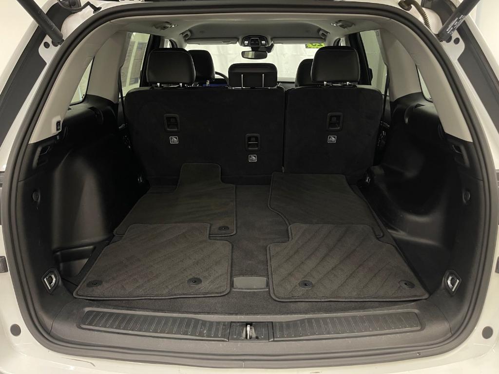 used 2023 Jeep Grand Cherokee car, priced at $27,000