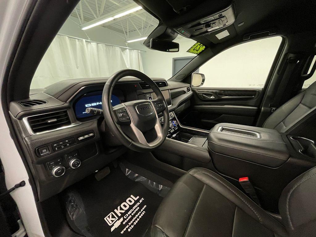 used 2023 GMC Yukon XL car, priced at $63,000