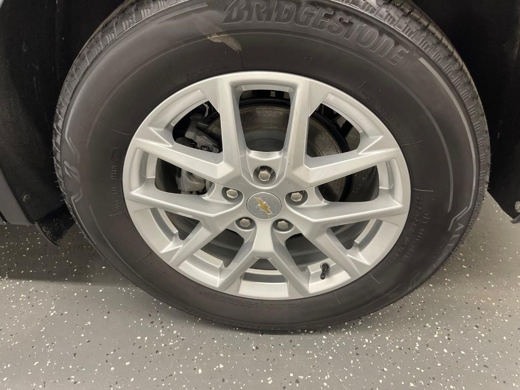 used 2024 Chevrolet Equinox car, priced at $25,500