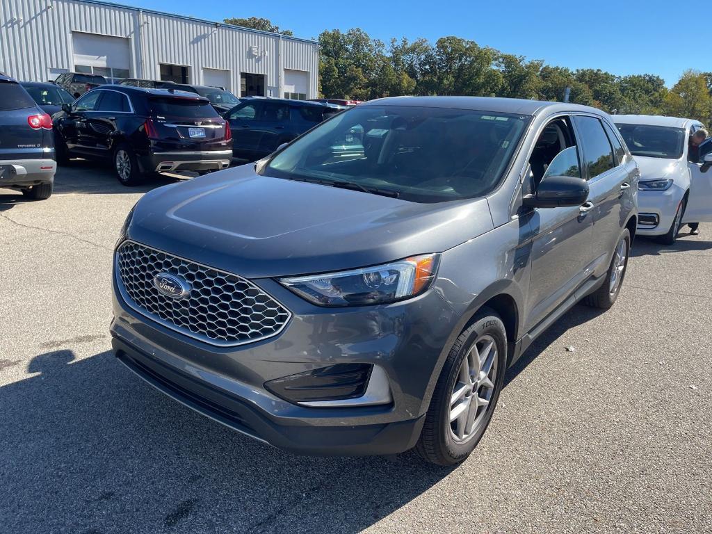 used 2024 Ford Edge car, priced at $25,000