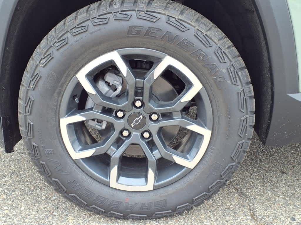 new 2025 Chevrolet Equinox car, priced at $40,125