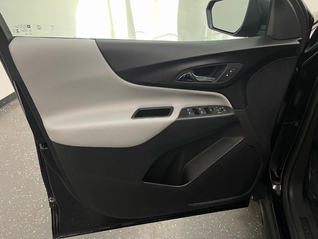 used 2024 Chevrolet Equinox car, priced at $23,000