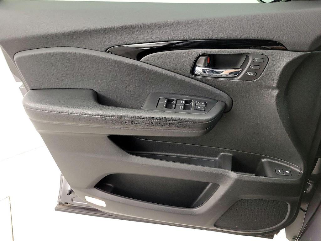 used 2020 Honda Pilot car, priced at $31,998