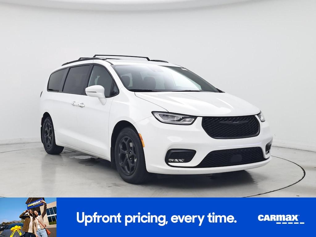 used 2022 Chrysler Pacifica Hybrid car, priced at $26,998