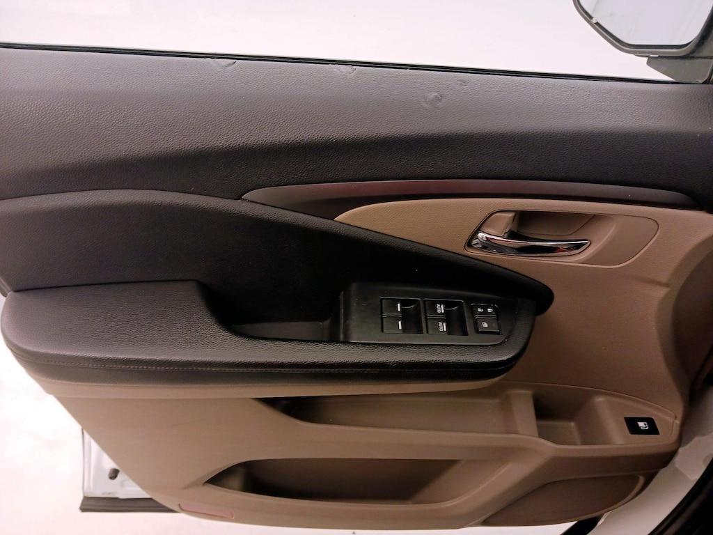 used 2021 Honda Pilot car, priced at $29,998
